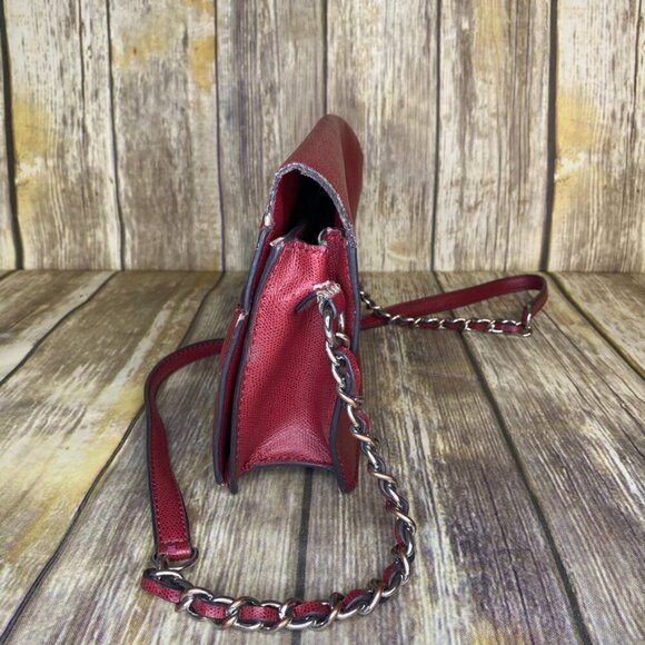 GUESS Burgundy Crossbody with Chain Detail Strap, used w/ minor flaws on edges - Picture 4 of 13
